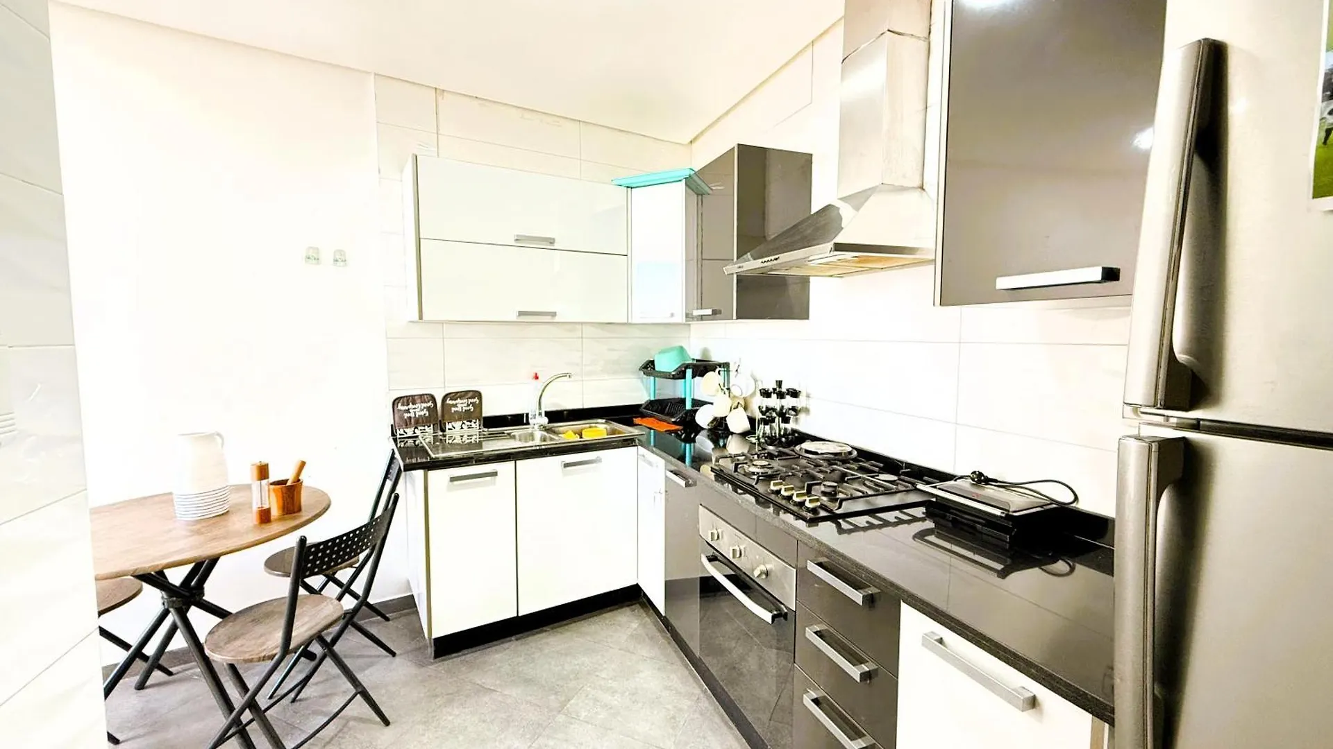 Daire Cosy Sunny Central - 2 Bdr Near Train And Tram Kazablanka Fas