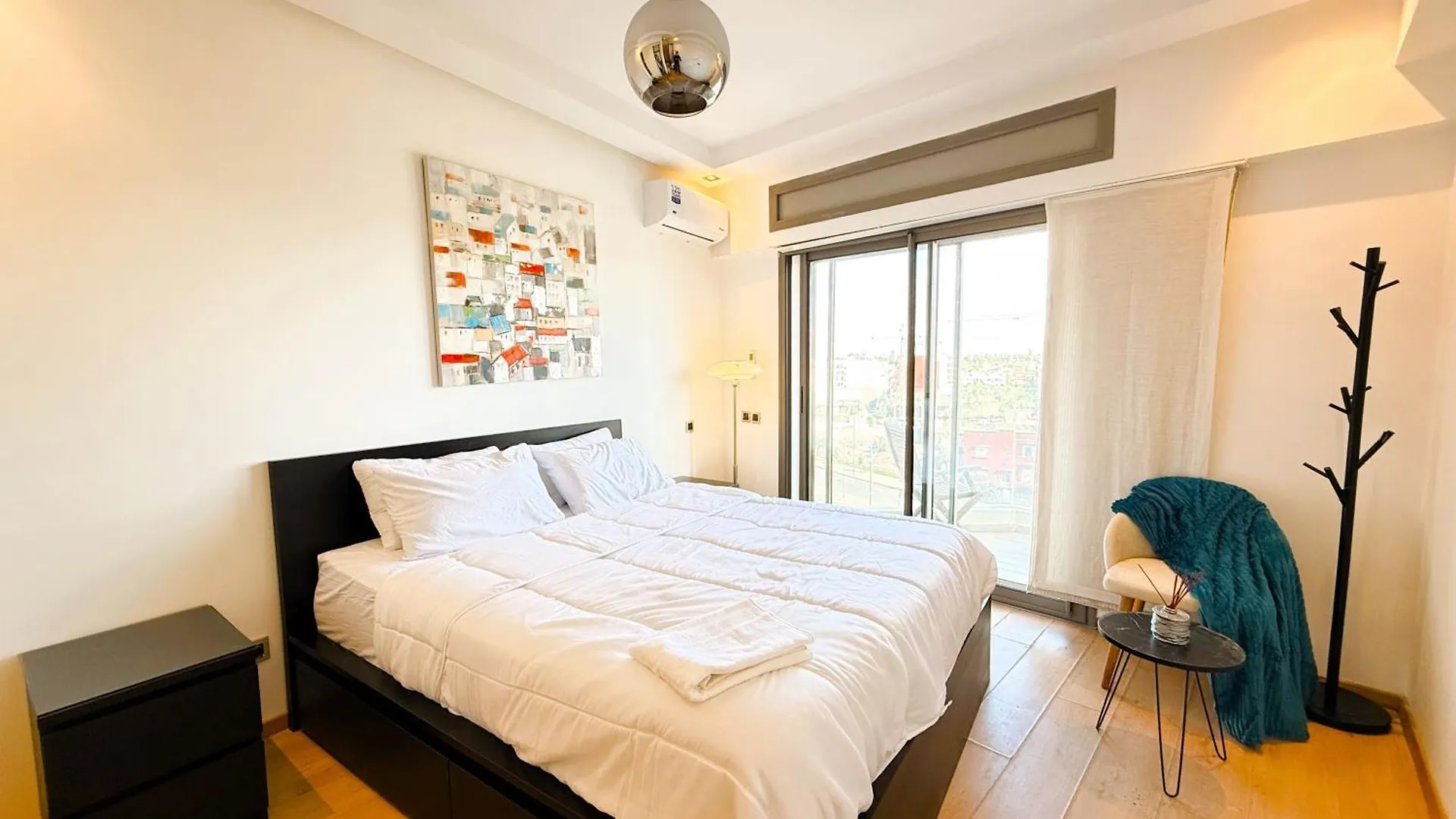 Cosy Sunny Central - 2 Bdr Near Train And Tram Kazablanka
